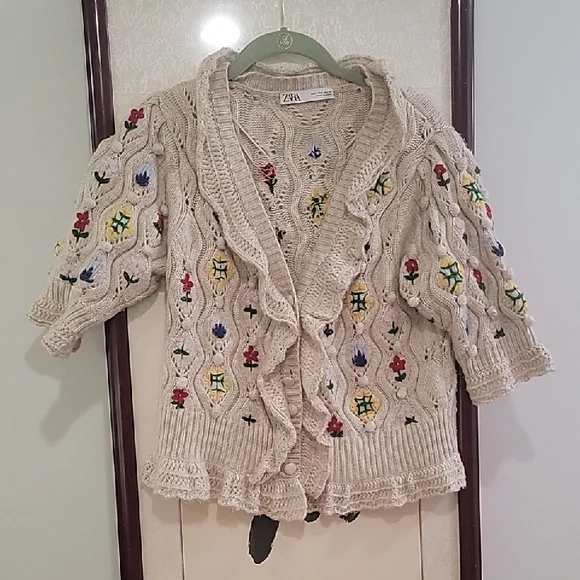 Zara Sweaters Zara Cream Chunky Knit Floral Cardigan Poshmark